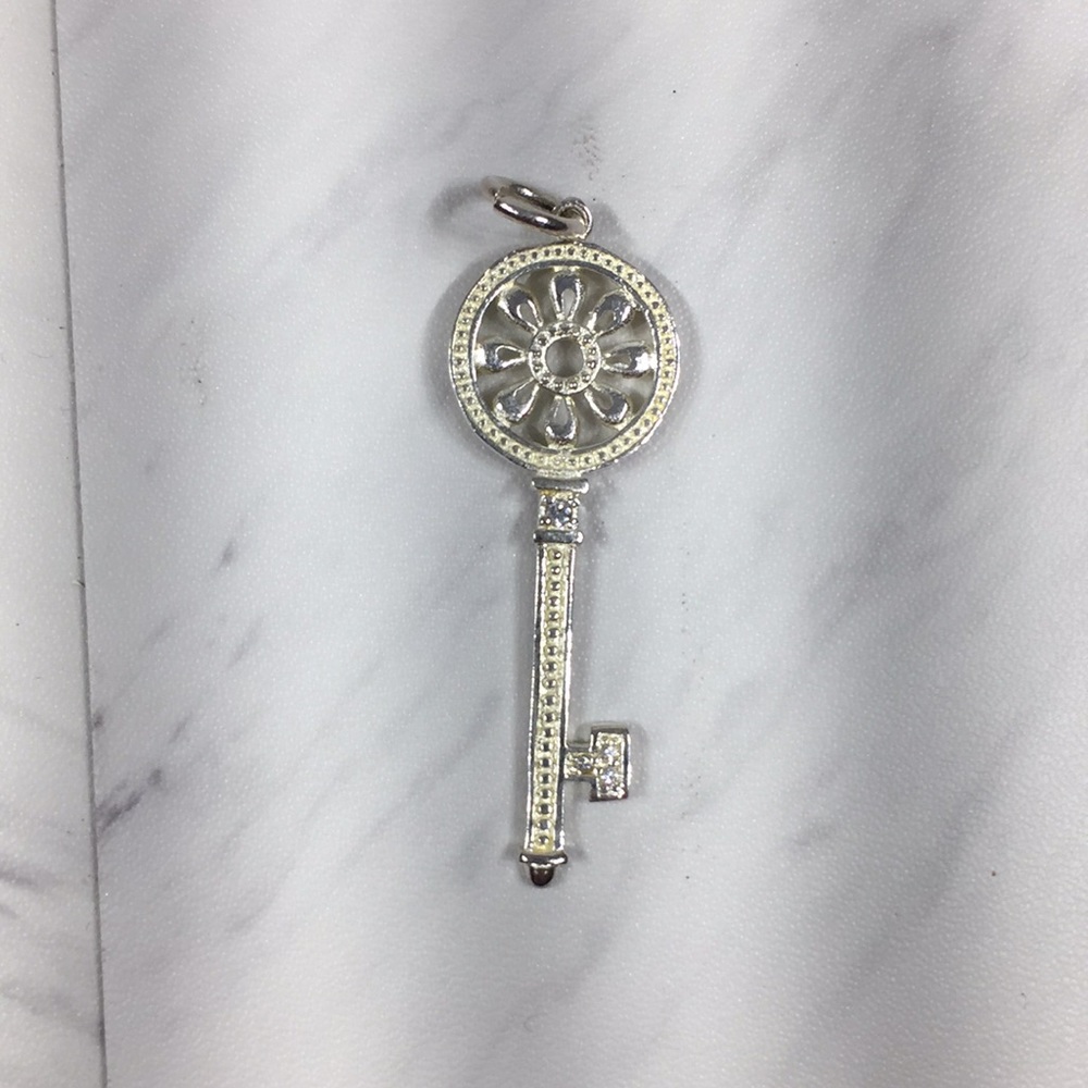 ⭐️ TIFFANY & CO 925 KEY PENDANT (NO CHAIN)